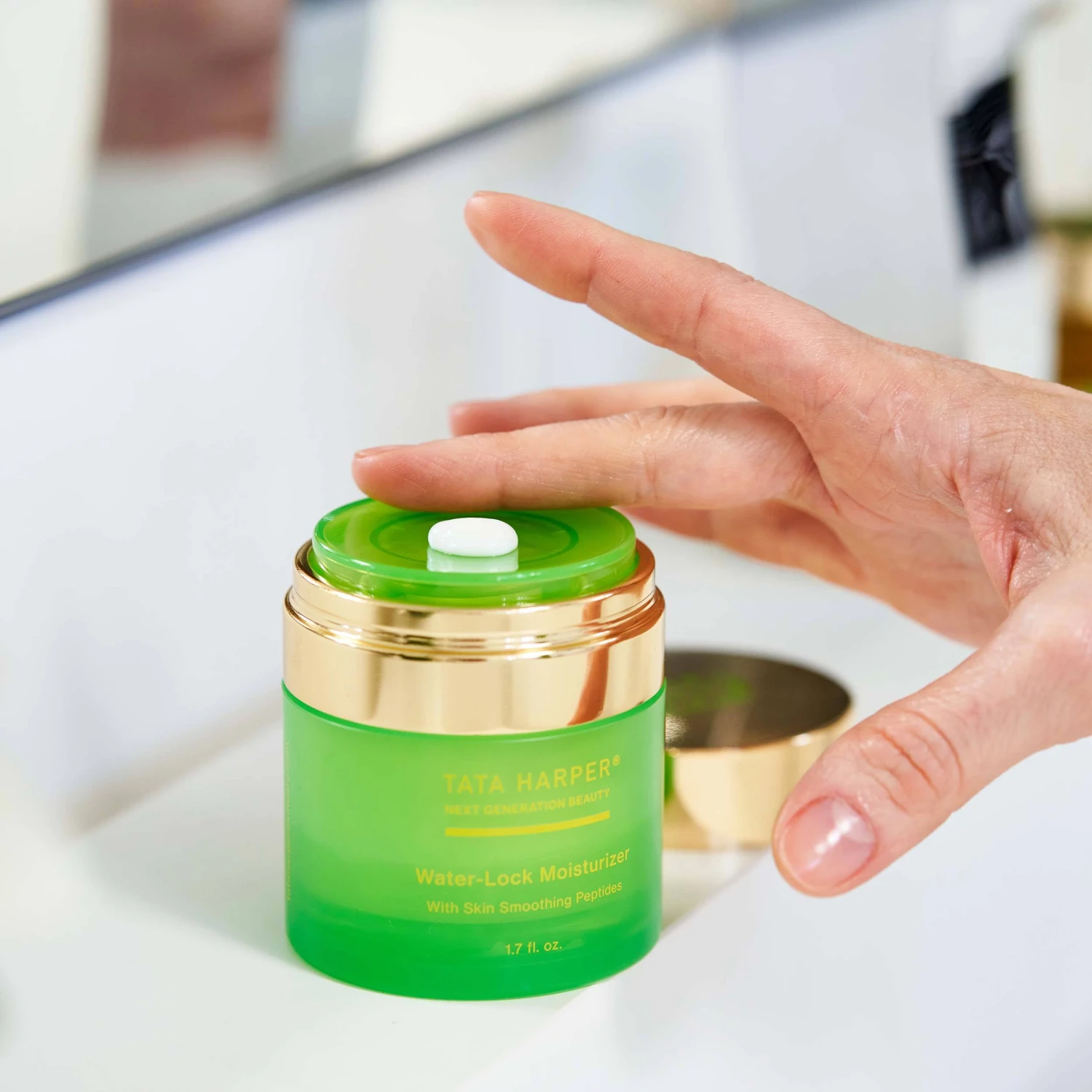 Water-Lock Moisturizer - Image 9